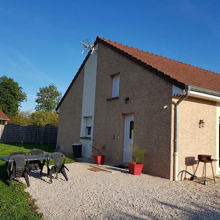 Gite Le Petit Pied-à-Terre La Chapelle-Saint-Sauveur  Extérieur photo